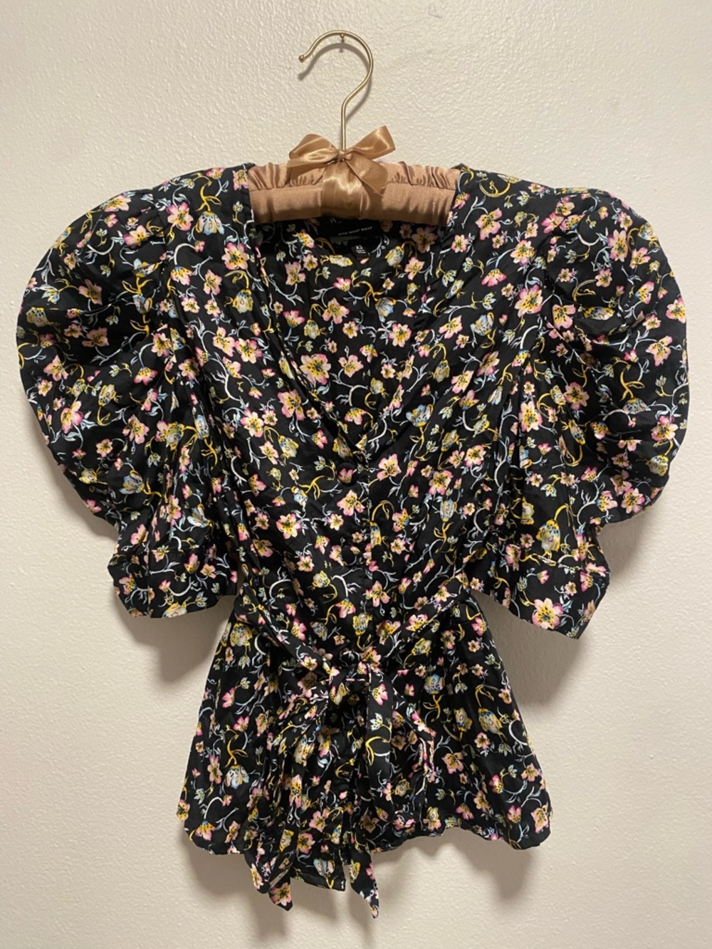 Who What Wear Black Floral Puff-Sleeve Button Up Blouse